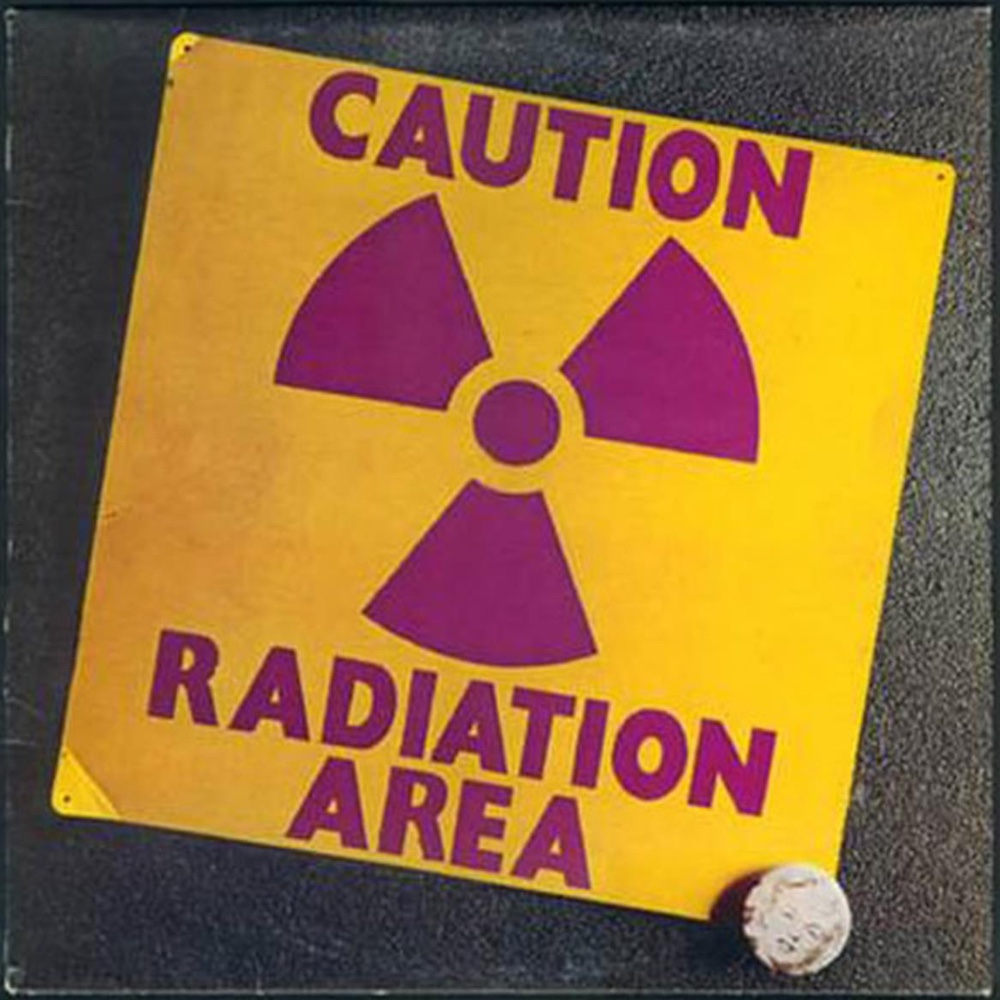 caution radiation area copertina